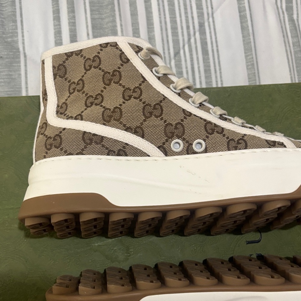 Gucci Beige Monogram High-Top Sneakers with Cream Accents - Picture 6 of 9
